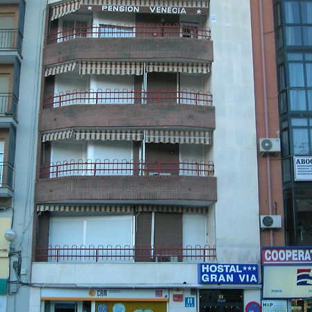 Hostal Gran Via Пинто Экстерьер фото