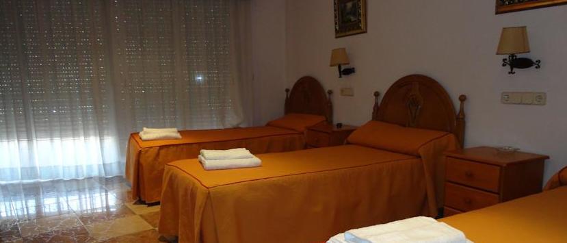 Hostal Gran Via Пинто Экстерьер фото