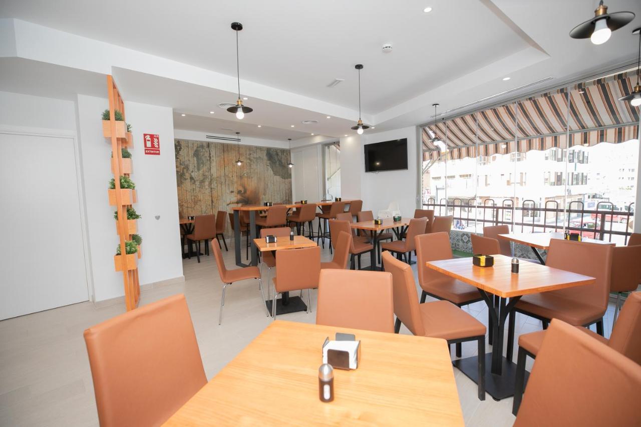 Hostal Gran Via Пинто Экстерьер фото