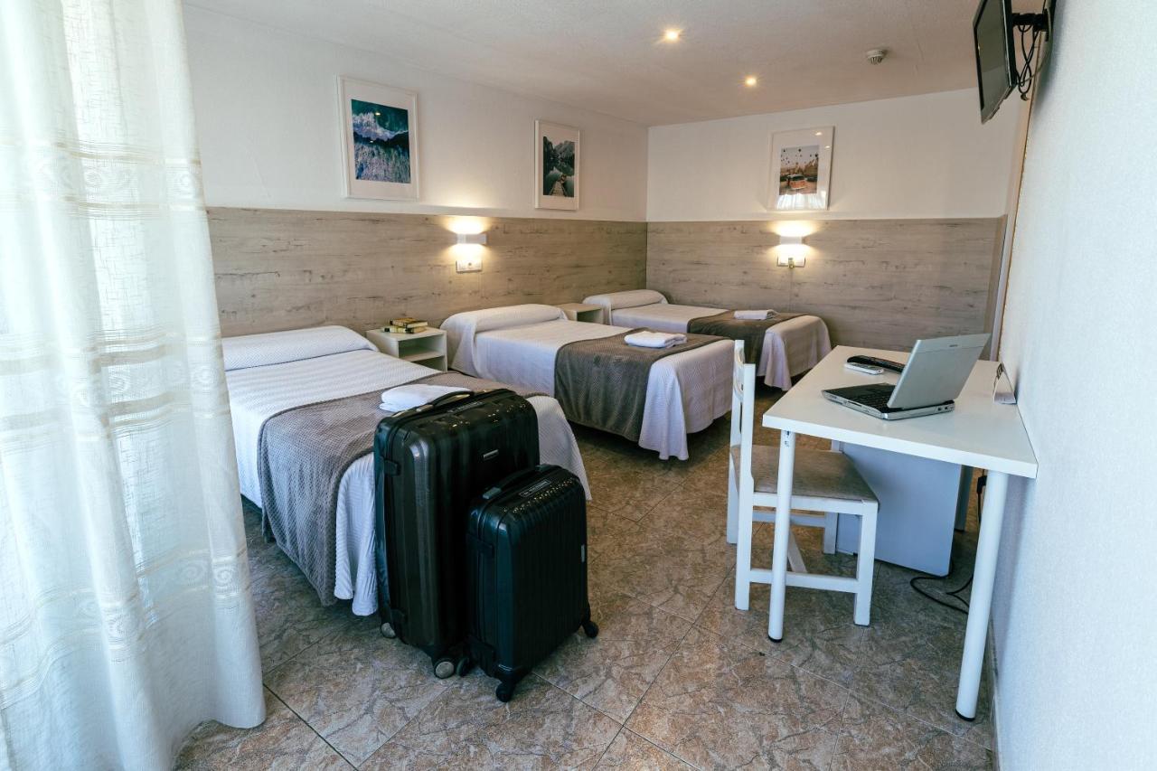 Hostal Gran Via Пинто Экстерьер фото