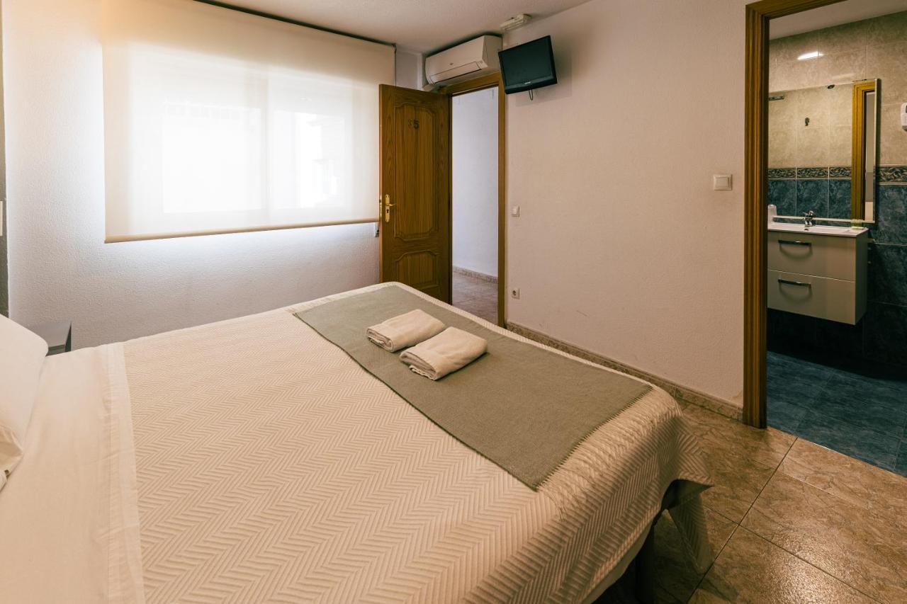 Hostal Gran Via Пинто Экстерьер фото