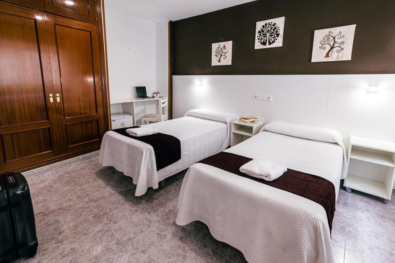Hostal Gran Via Пинто Экстерьер фото
