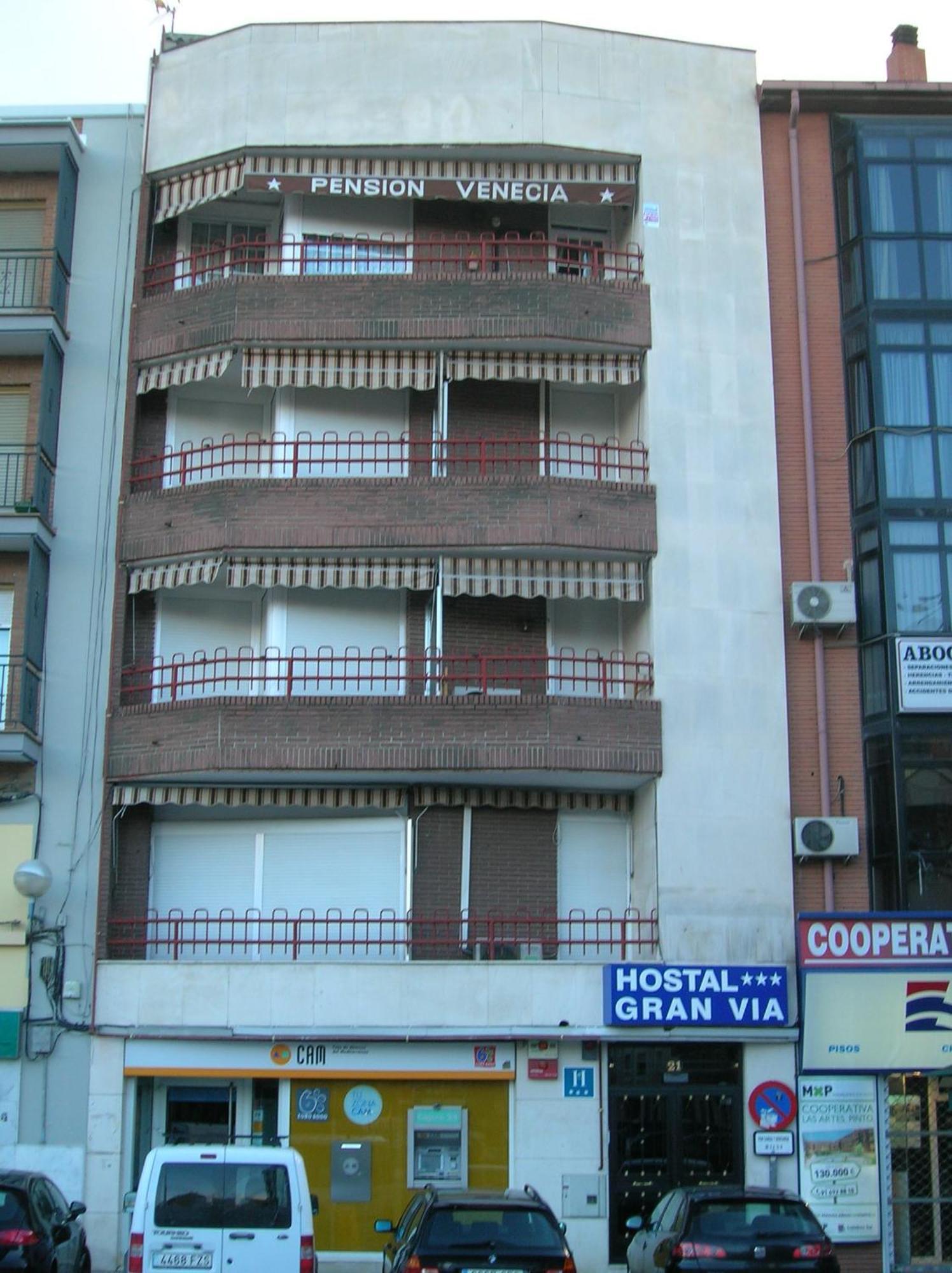 Hostal Gran Via Пинто Экстерьер фото