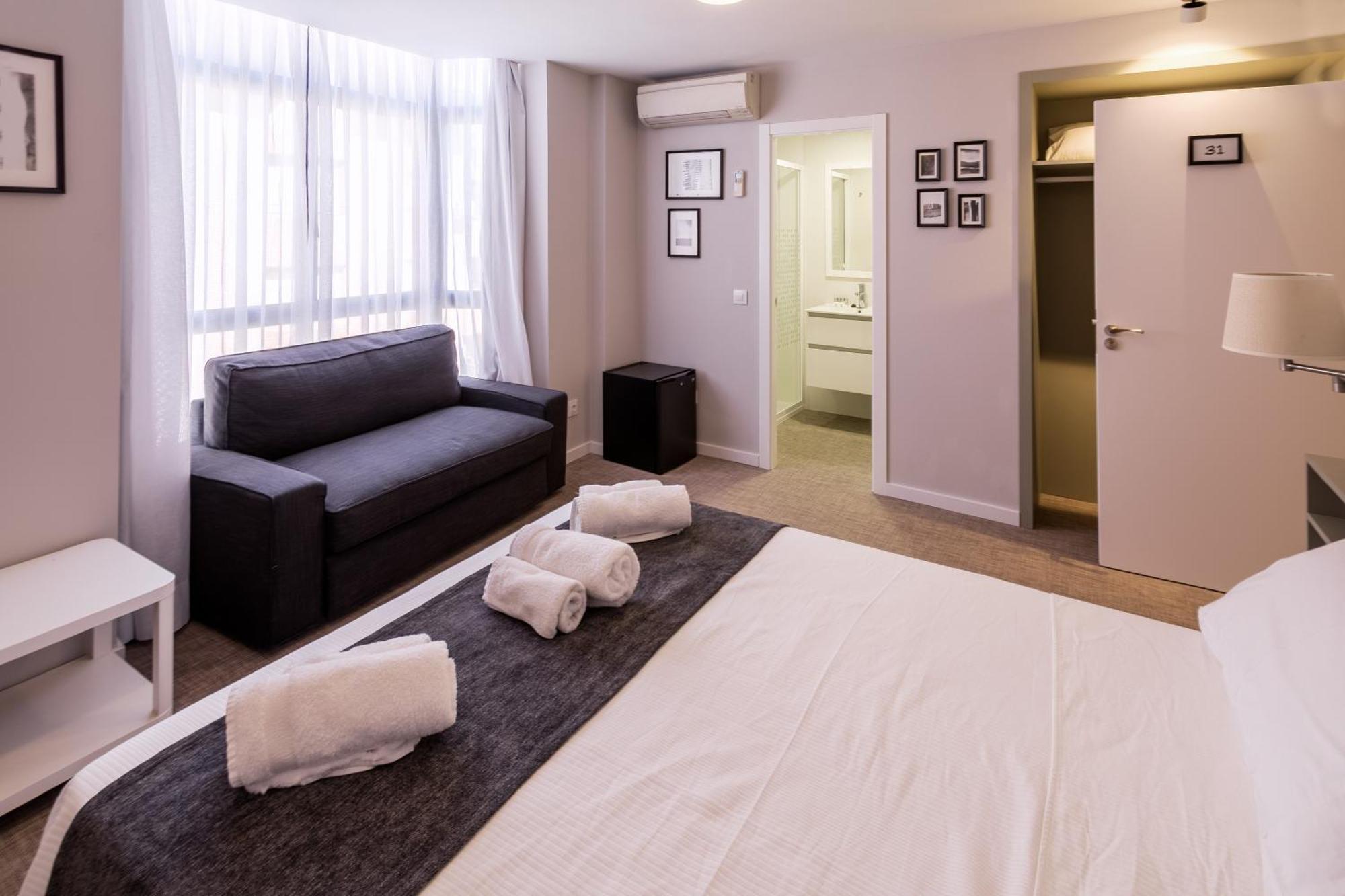 Hostal Gran Via Пинто Экстерьер фото