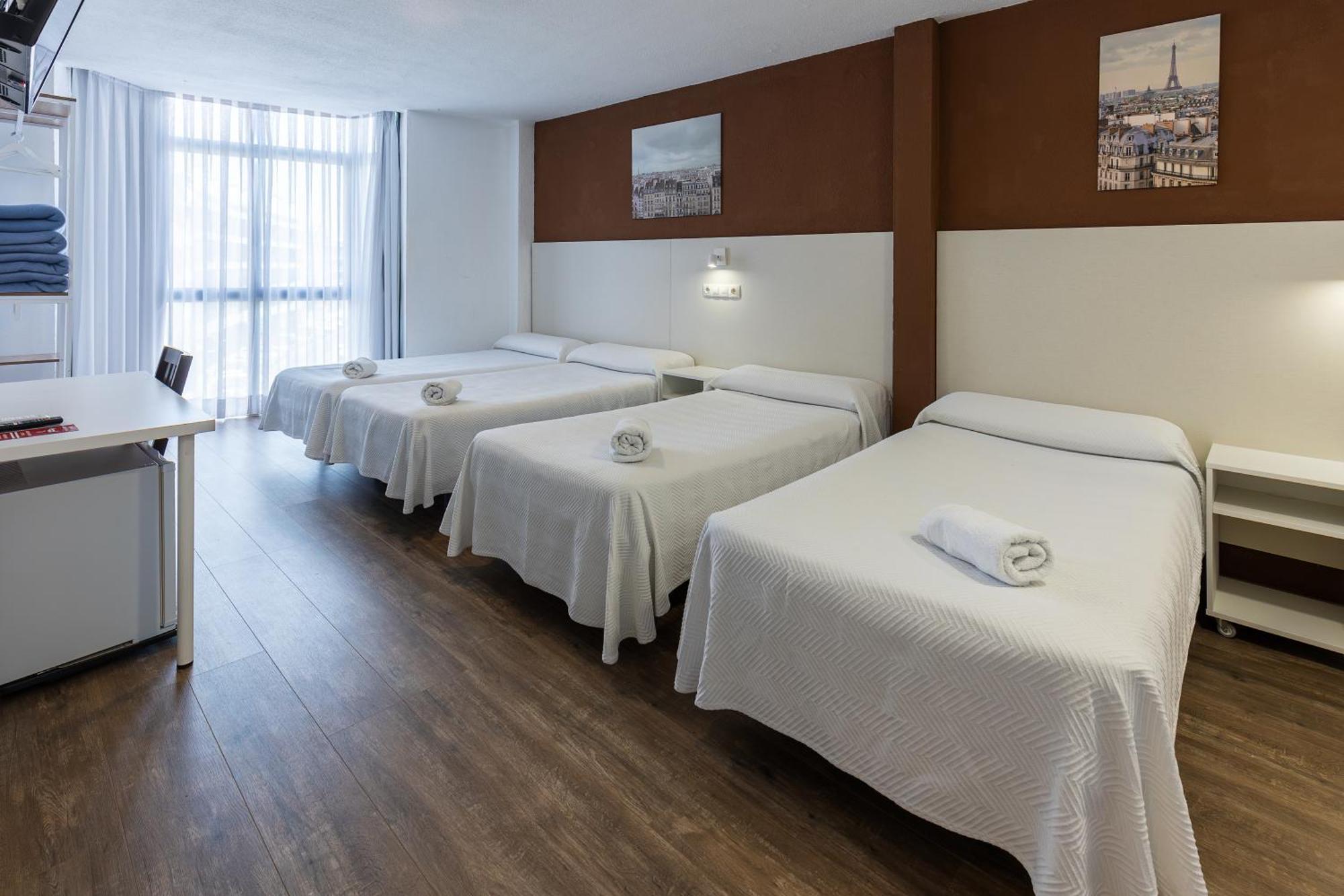 Hostal Gran Via Пинто Экстерьер фото
