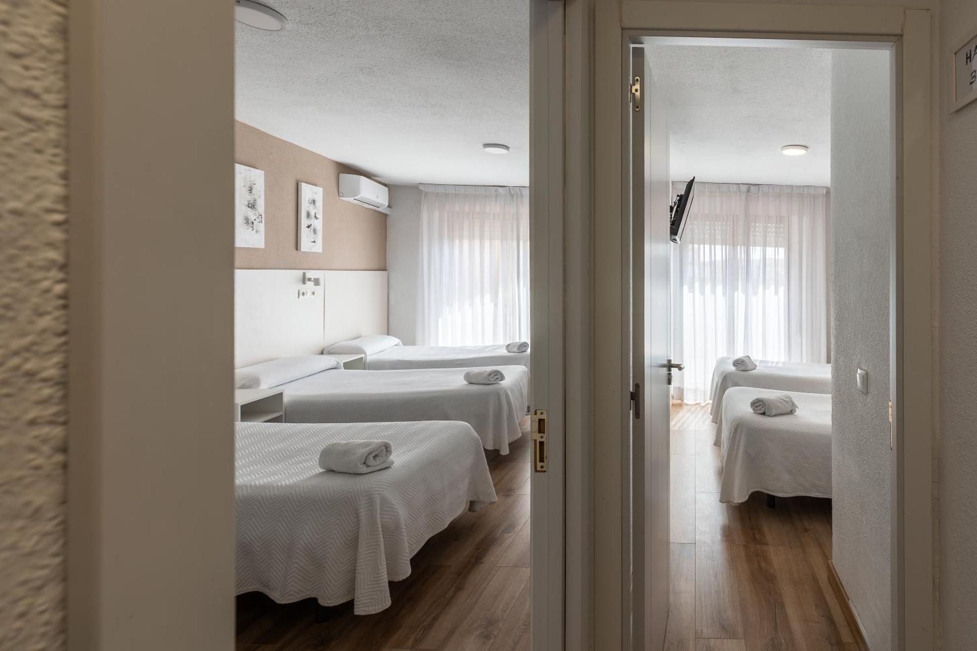 Hostal Gran Via Пинто Экстерьер фото