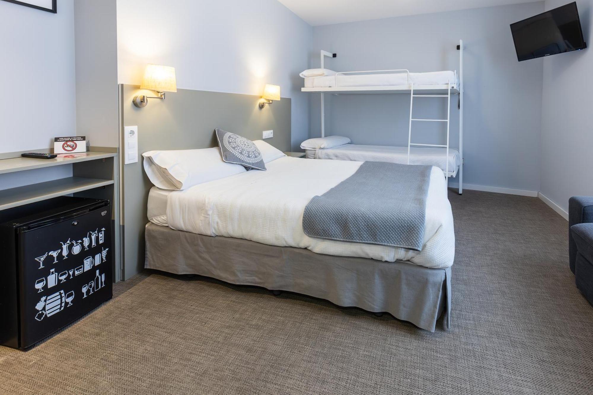 Hostal Gran Via Пинто Экстерьер фото