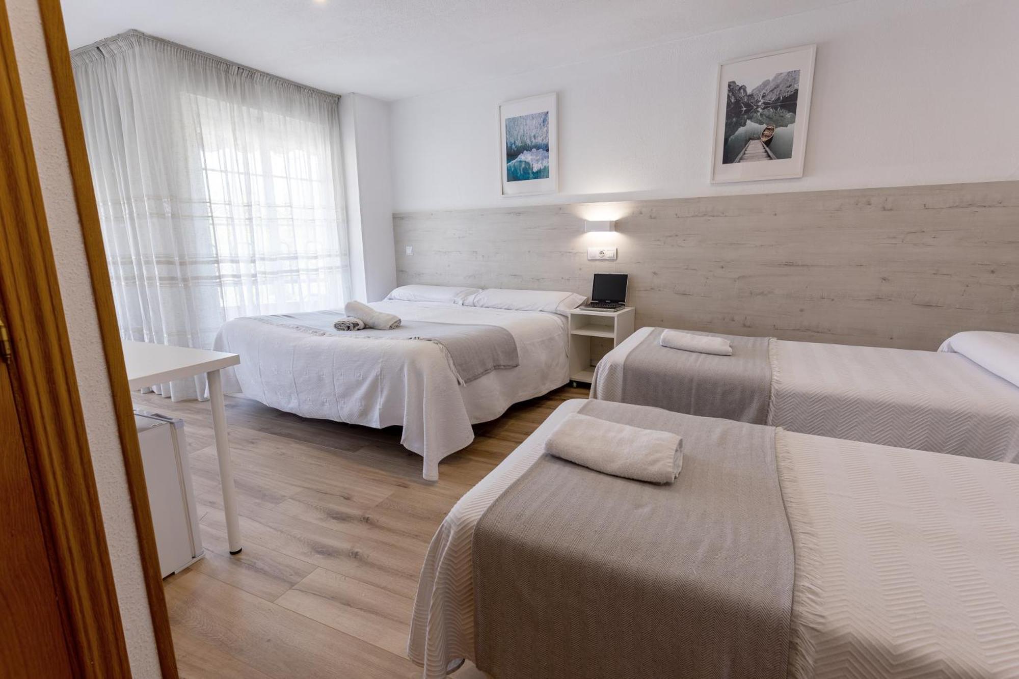 Hostal Gran Via Пинто Экстерьер фото