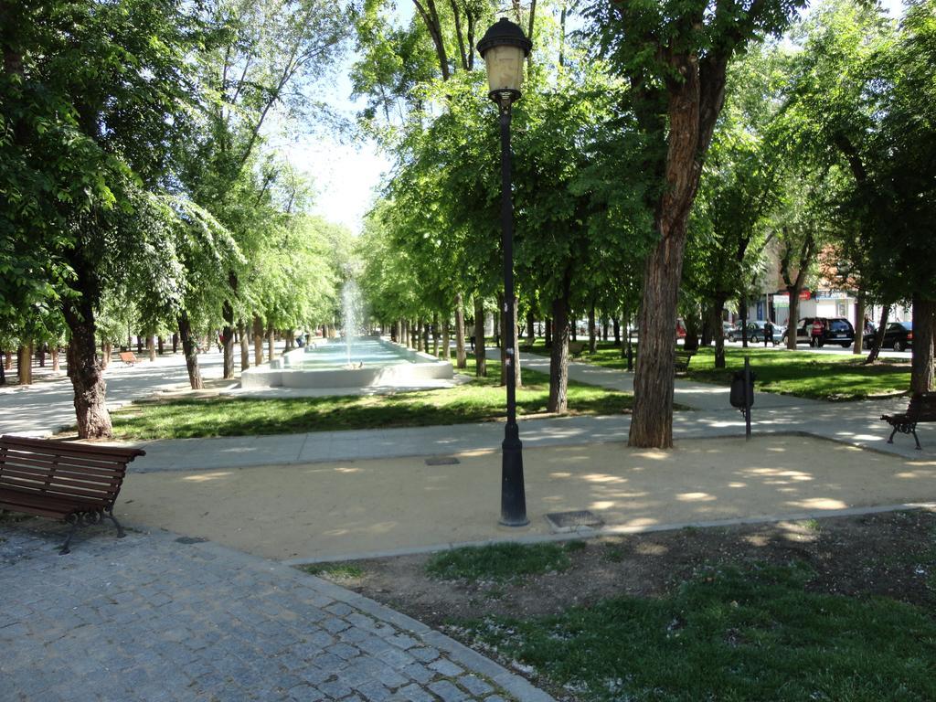 Hostal Gran Via Пинто Экстерьер фото