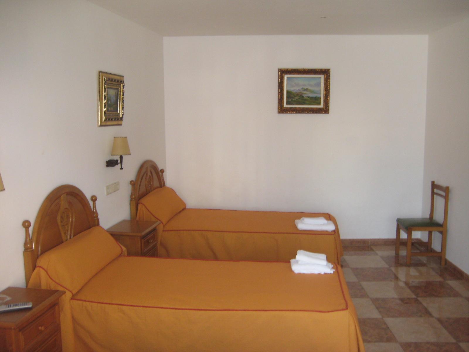 Hostal Gran Via Пинто Экстерьер фото