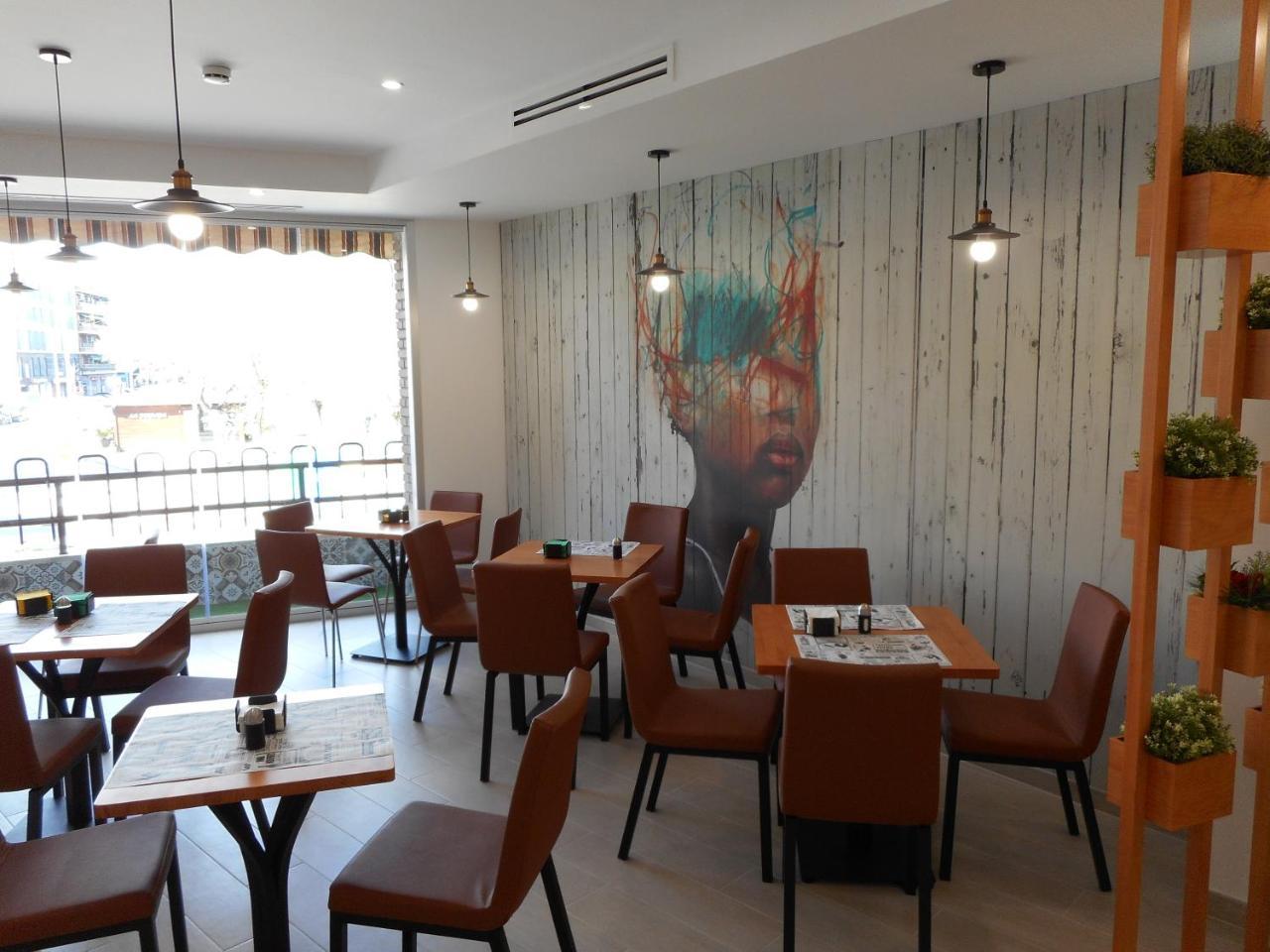 Hostal Gran Via Пинто Экстерьер фото