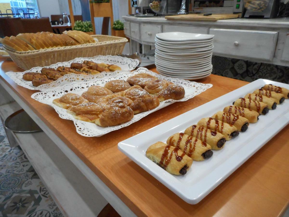 Hostal Gran Via Пинто Экстерьер фото